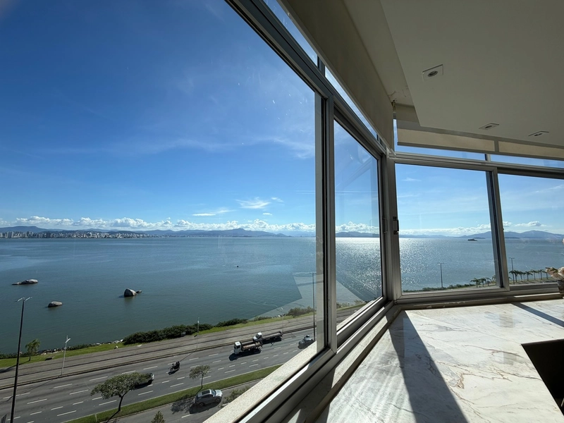 Apartamento frente beira mar com 4 dormitórios sendo 2 suites 2 vagas: 2ª foto da galeria de imagens do imóvel
