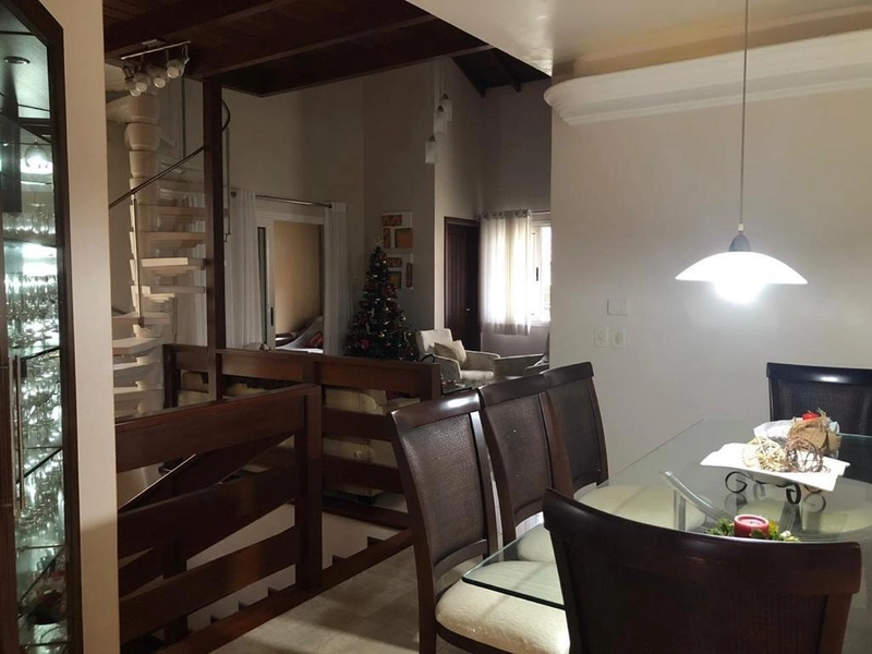 Casa a venda em Coqueiros próximo a praia do meio na via gastronômica: 10ª foto da galeria de imagens do imóvel