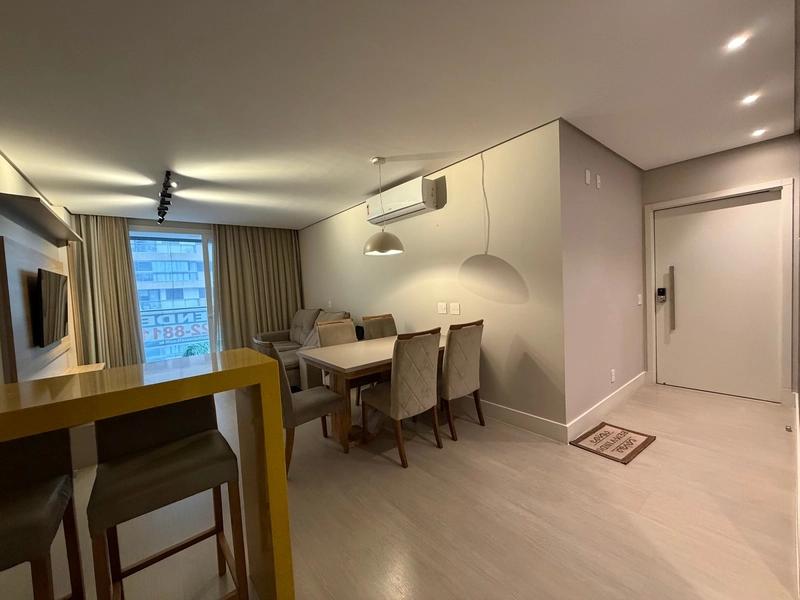 Apto a venda mobiliado de 2 dormitórios  no centro  Florianopolis: 3ª foto da galeria de imagens do imóvel