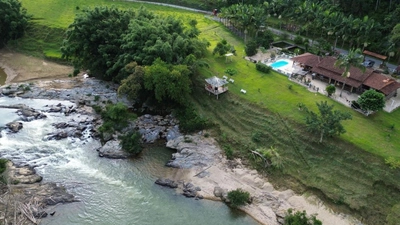 Sítio com lagoa, poço artesiano  em Botuverá/SC