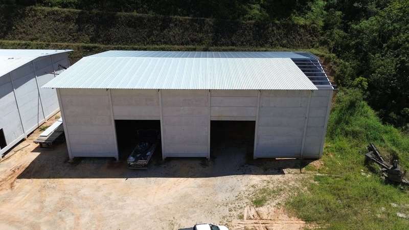 Galpão com espaço ideal para impulsionar seu negócio nós temos:: 1ª foto da galeria de imagens do imóvel