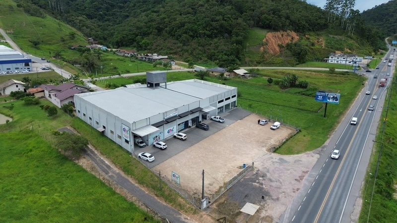 GALPÃO PARA LOCAÇÃO – GASPAR/SC | FRENTE PARA A RODOVIA IVO SILVEIRA: 3ª foto da galeria de imagens do imóvel