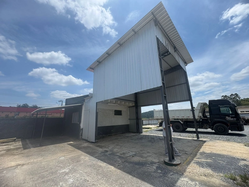 Galpão para locação em Brusque – Ideal para oficina