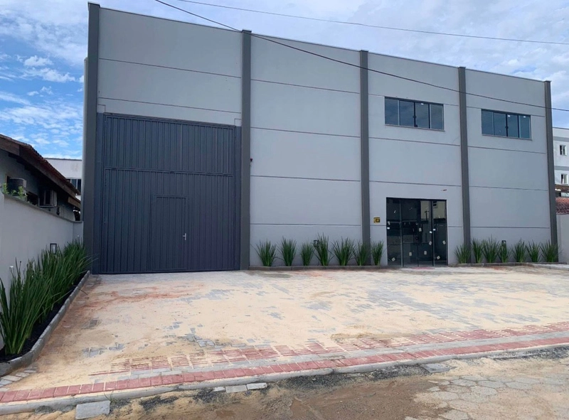 Galpão 265m²,com mezanino para escritório,bem funcional,em Brusque.: 1ª foto da galeria de imagens do imóvel