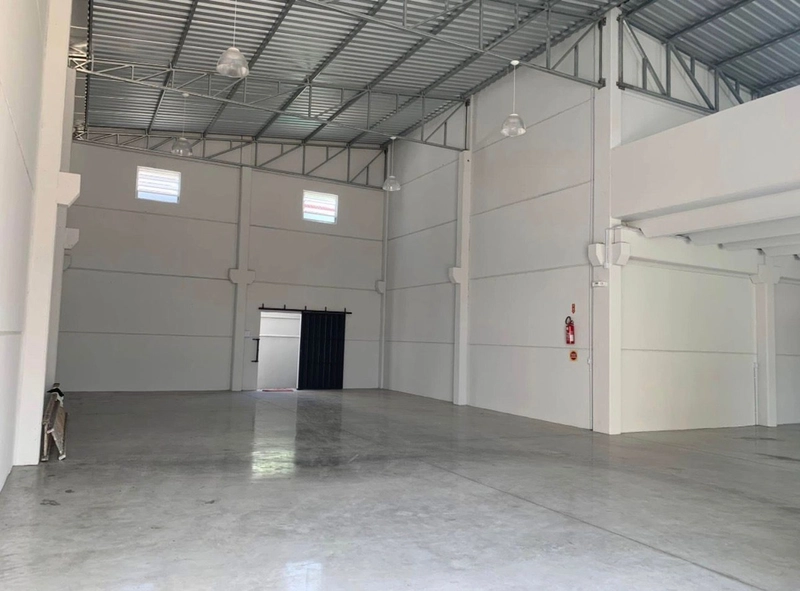 Galpão 265m²,com mezanino para escritório,bem funcional,em Brusque.: 10ª foto da galeria de imagens do imóvel