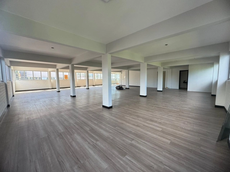 Sala Comercial para locação em prédio Comercial com 250m²,em Blumenau: 4ª foto da galeria de imagens do imóvel
