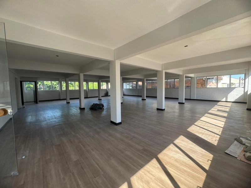 Sala Comercial para locação em prédio Comercial com 250m²,em Blumenau: 6ª foto da galeria de imagens do imóvel