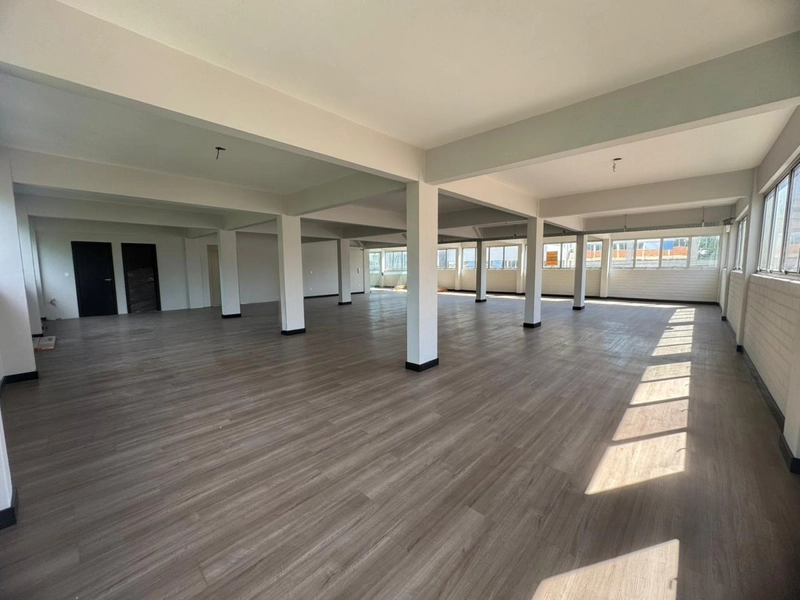 Sala Comercial para locação em prédio Comercial com 250m²,em Blumenau: 2ª foto da galeria de imagens do imóvel