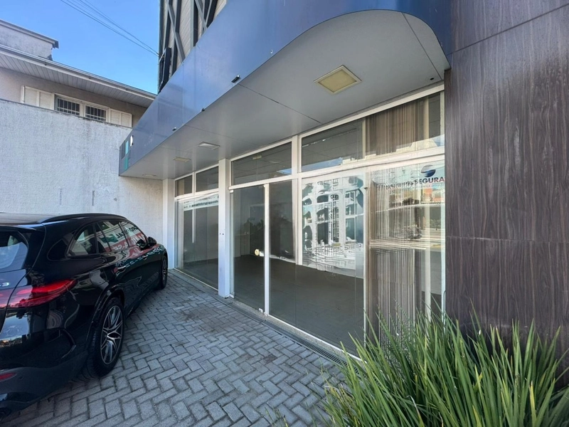 Instale sua empresa aqui:sala para locação  térreo ,350m² em Blumenau: 1ª foto da galeria de imagens do imóvel