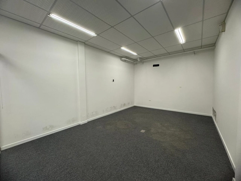 Instale sua empresa aqui:sala para locação  térreo ,350m² em Blumenau: 6ª foto da galeria de imagens do imóvel