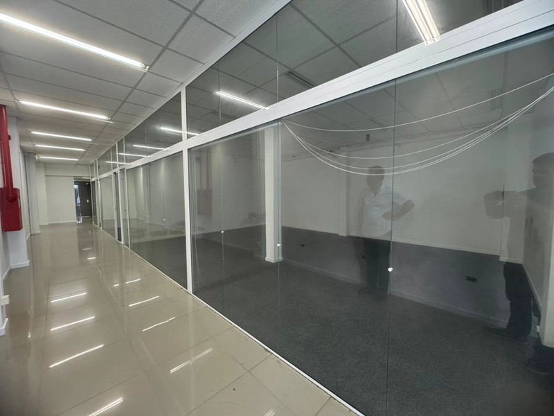 Instale sua empresa aqui:sala para locação  térreo ,350m² em Blumenau: 7ª foto da galeria de imagens do imóvel