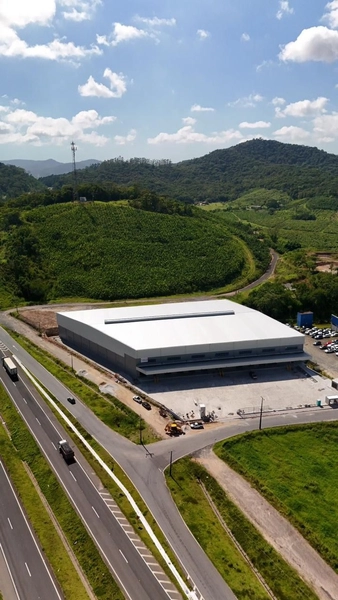 Galpão com logística eficiente, docas,sistema j3,para locar em Ilhota: 6ª foto da galeria de imagens do imóvel