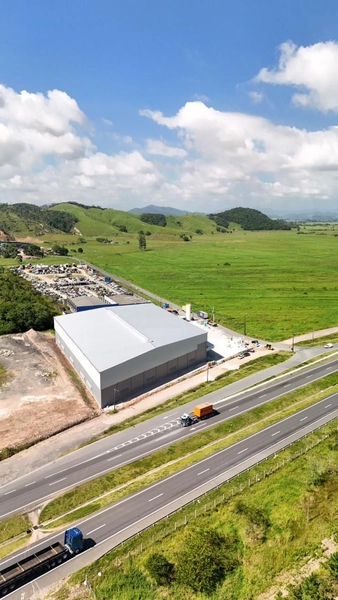 Galpão com logística eficiente, docas,sistema j3,para locar em Ilhota: 4ª foto da galeria de imagens do imóvel