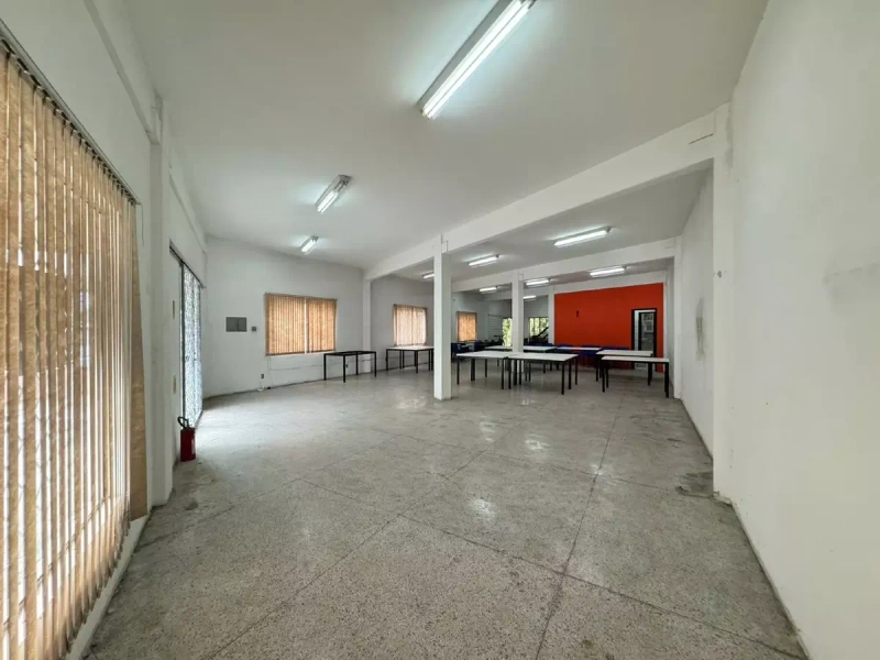 Galpão comercial no terreo,com 200m² a 5 min.do Centro de Brusque: 7ª foto da galeria de imagens do imóvel