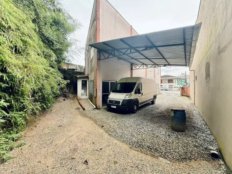 Galpão comercial no terreo,com 200m² a 5 min.do Centro de Brusque: 14ª foto da galeria de imagens do imóvel