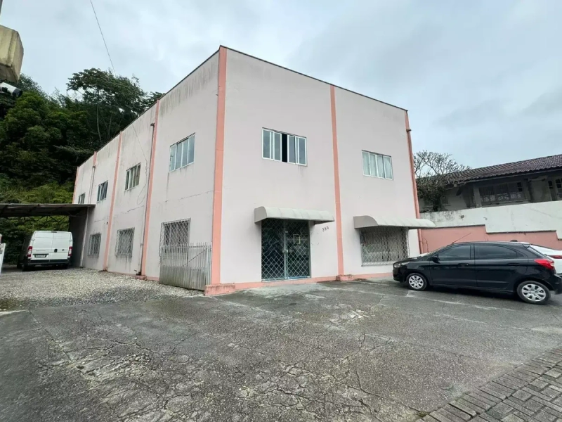 Galpão comercial no terreo,com 200m² a 5 min.do Centro de Brusque: 15ª foto da galeria de imagens do imóvel