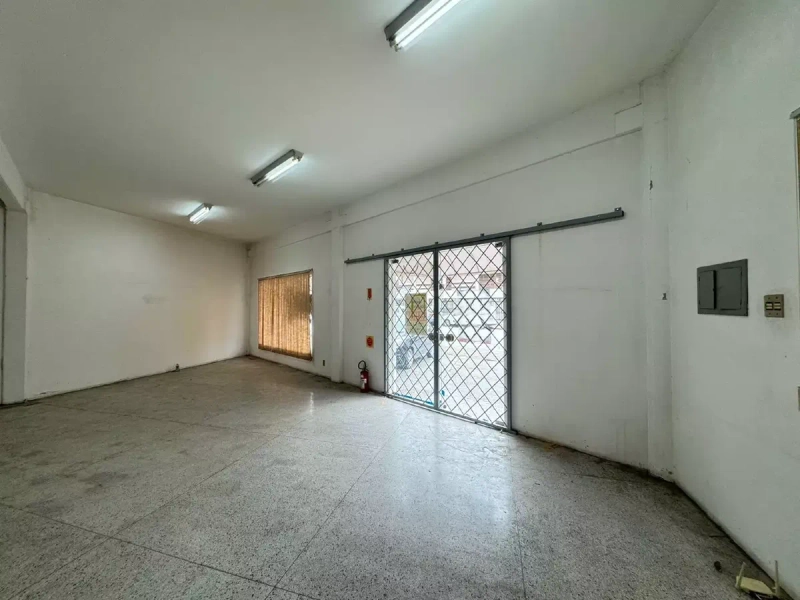 Galpão comercial no terreo,com 200m² a 5 min.do Centro de Brusque: 5ª foto da galeria de imagens do imóvel