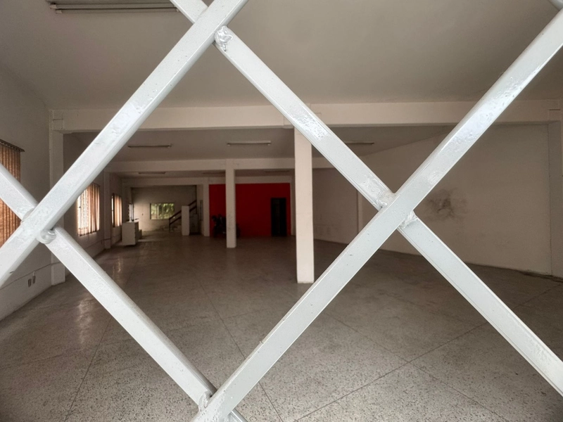 Galpão comercial no terreo,com 200m² a 5 min.do Centro de Brusque: 4ª foto da galeria de imagens do imóvel