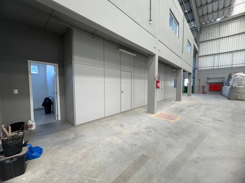 Galpão 2.640m²,com 10 docas,em ponto estratégico em Brusque.: 14ª foto da galeria de imagens do imóvel