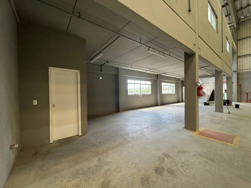 Galpão 2.640m²,com 8 docas,em ponto estratégico em Brusque.: 4ª foto da galeria de imagens do imóvel