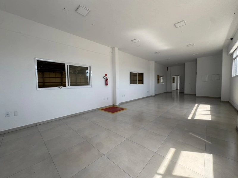Galpão 2.640m²,com 8 docas,em ponto estratégico em Brusque.: 16ª foto da galeria de imagens do imóvel