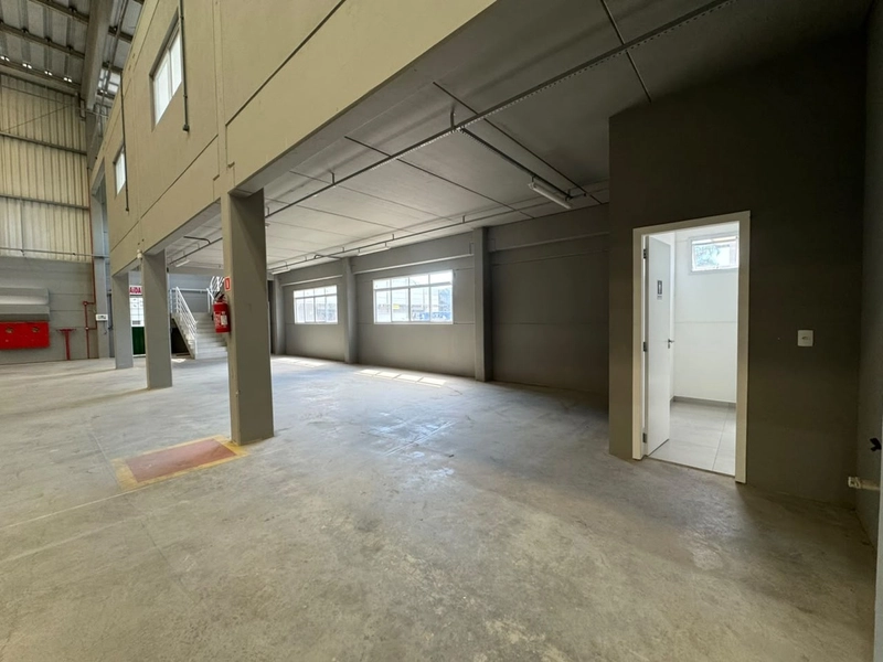 Galpão 2.640m²,com 8 docas,em ponto estratégico em Brusque.: 5ª foto da galeria de imagens do imóvel