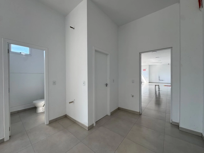 Galpão 2.640m²,com 8 docas,em ponto estratégico em Brusque.: 12ª foto da galeria de imagens do imóvel