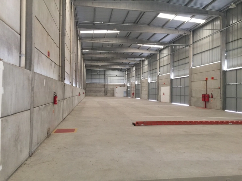 GALPÃO PARA LOCAÇÃO EM NAVEGANTES/SC COM 1.200m²: 3ª foto da galeria de imagens do imóvel