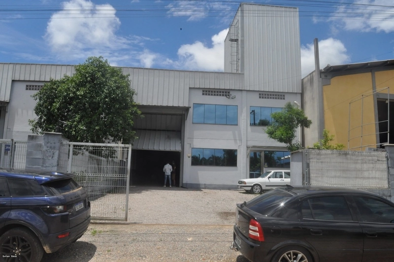 Galpão Versátil com 367m² e Estrutura Administrativa Completa