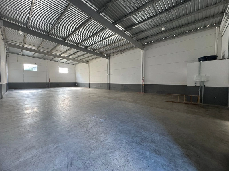 GALPÃO PARA LOCAÇÃO EM BRUSQUE (351m²)– SC: 6ª foto da galeria de imagens do imóvel