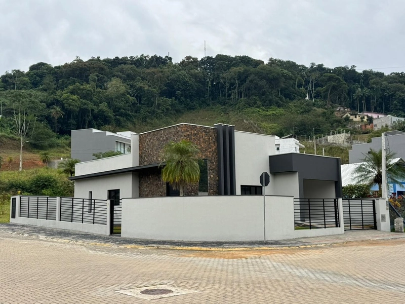 Residência Exclusiva no Bairro Bateas 1 Suíte com closet+2dormitórios