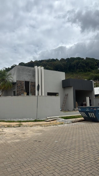 Residência Exclusiva no Bairro Bateas 1 Suíte com closet+2dormitórios: 2ª foto da galeria de imagens do imóvel