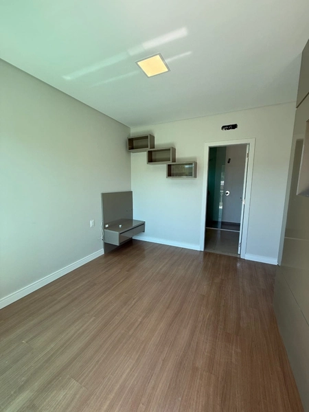 Linda casa á venda em Guabiruba:1 suíte com closet + 2 quartos !!: 8ª foto da galeria de imagens do imóvel