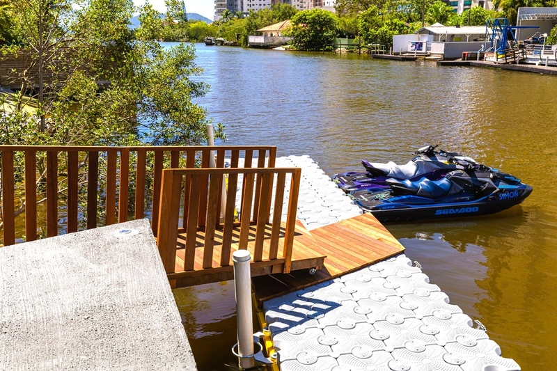 VILLA DEL FIUME :VAGA GARAGEM NÁUTICA-FRENTE PARA RIO PEREQUÊ.: 30ª foto da galeria de imagens do imóvel