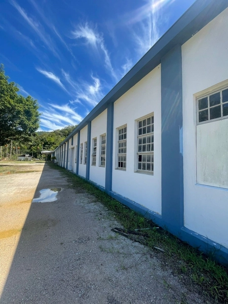 Galpão com doca,espaço amplo p/ produção,armazenagem ou distribuição.: 3ª foto da galeria de imagens do imóvel