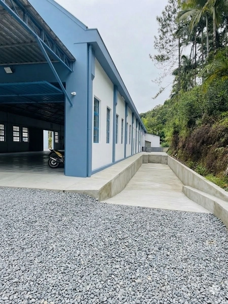 Galpão com doca,espaço amplo p/ produção,armazenagem ou distribuição.: 4ª foto da galeria de imagens do imóvel