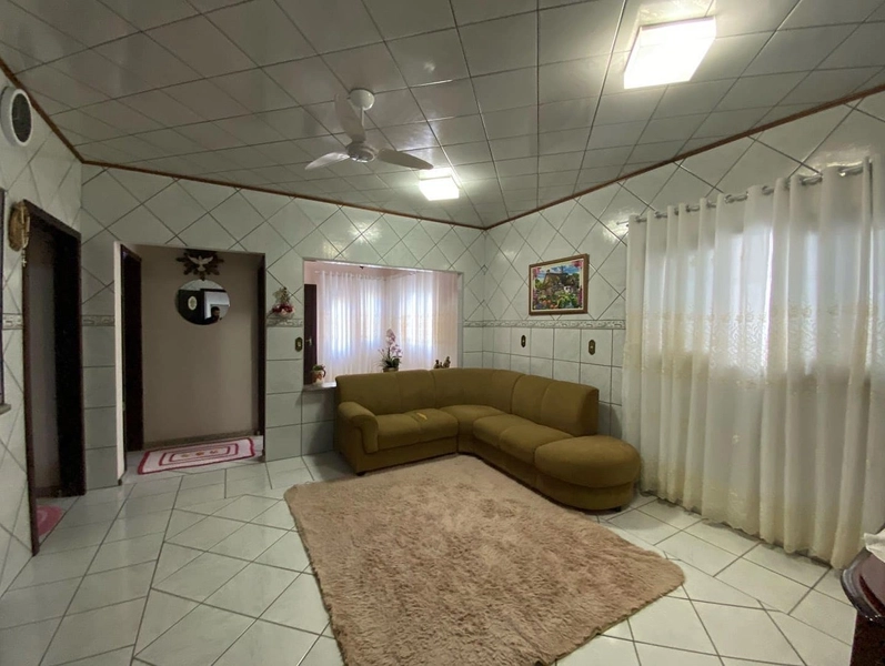 Venda casa com galpão em anexo, amplo espaço para restaurante ou comer: 8ª foto da galeria de imagens do imóvel