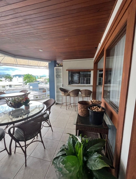 Casa alto padrão Bairro Centro I, 240m² privativos com varanda gourme: 6ª foto da galeria de imagens do imóvel