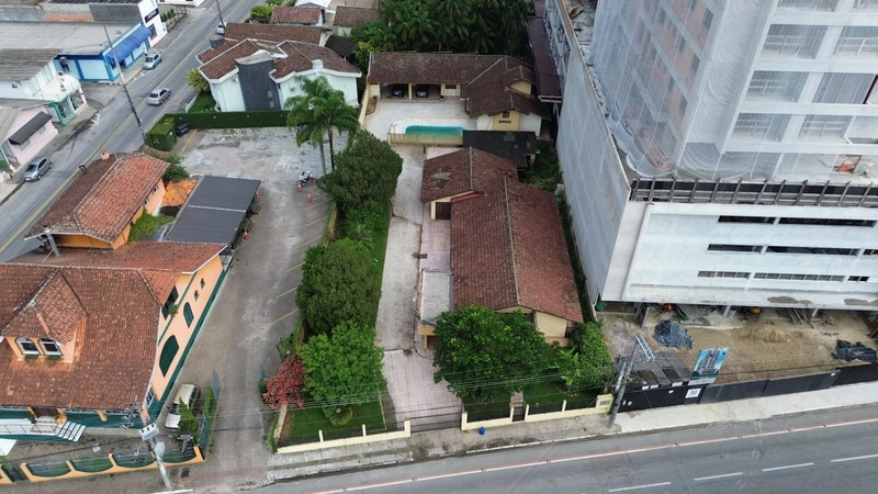 OPORTUNIDADE EXCLUSIVA EM Brusque, terreno com potencial para construç: 2ª foto da galeria de imagens do imóvel