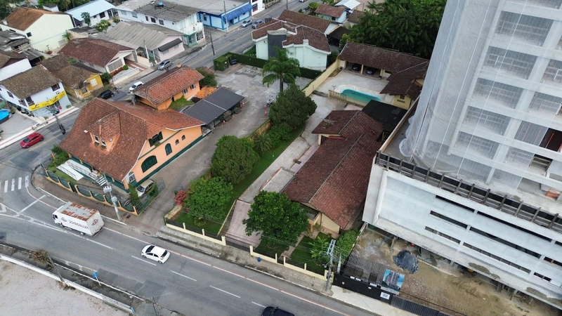 OPORTUNIDADE EXCLUSIVA EM Brusque, terreno com potencial para construç: 11ª foto da galeria de imagens do imóvel