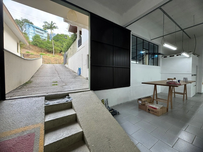 OPORTUNIDADE NO CENTRO DE BRUSQUE,220 m²: AGENDE UMA VISITA!: 7ª foto da galeria de imagens do imóvel