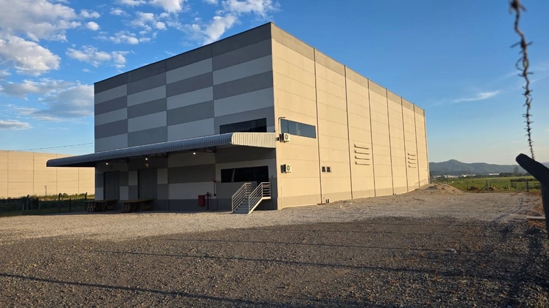 Galpão 1.369,75 m² para locação em Itajaí: 2ª foto da galeria de imagens do imóvel