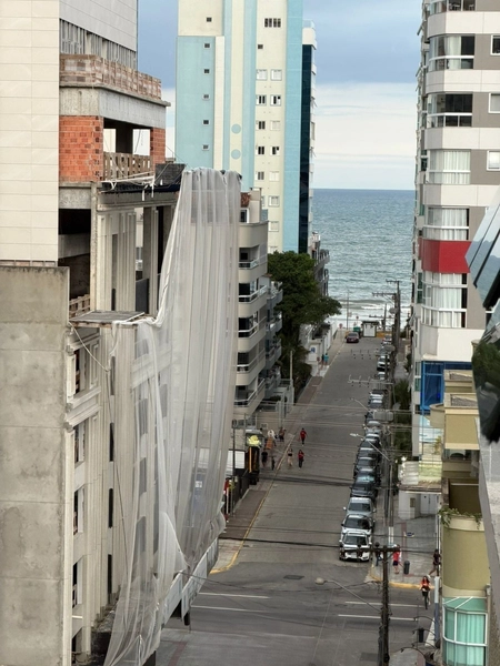 APARTAMENTO ALTO PADRÃO A 320 METROS DO MAR -Itapema/SC: 3ª foto da galeria de imagens do imóvel