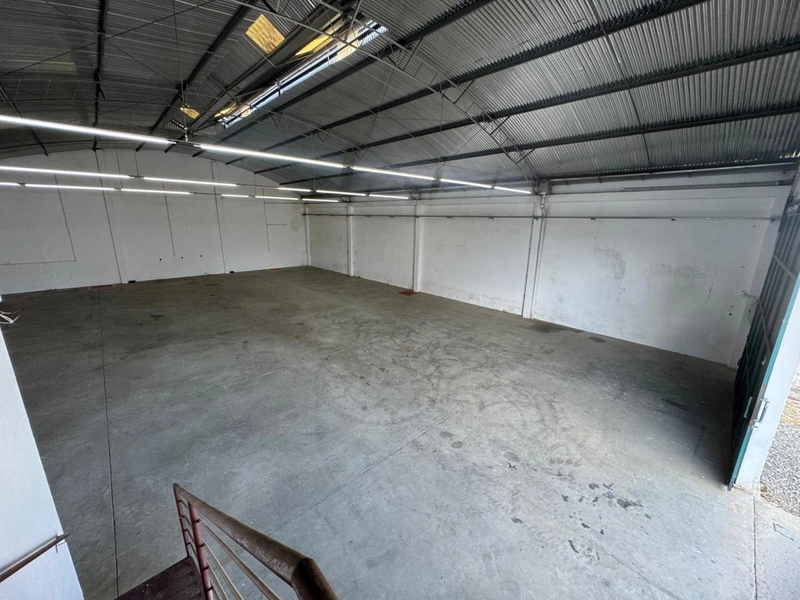 Galpão Comercial (376m²)para Locação em Brusque !: 9ª foto da galeria de imagens do imóvel