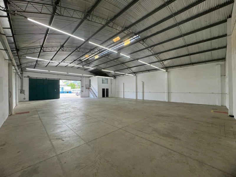 Galpão Comercial (376m²)para Locação em Brusque !: 3ª foto da galeria de imagens do imóvel