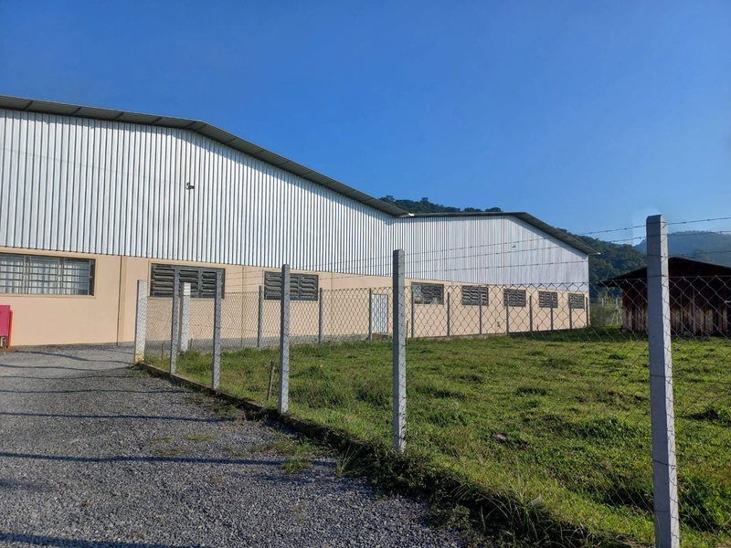 Galpão disponível para locação em Brusque-SC, 1.835m²