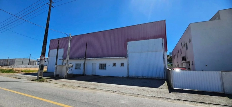 Galpão amplo em Brusque ideal para logística e armazenagem!