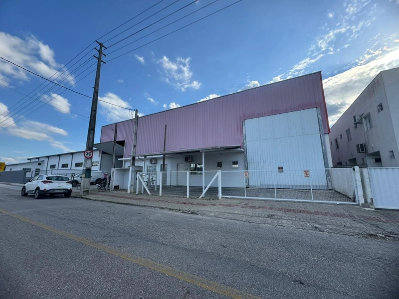 Galpão amplo em Brusque ideal para logística e armazenagem!