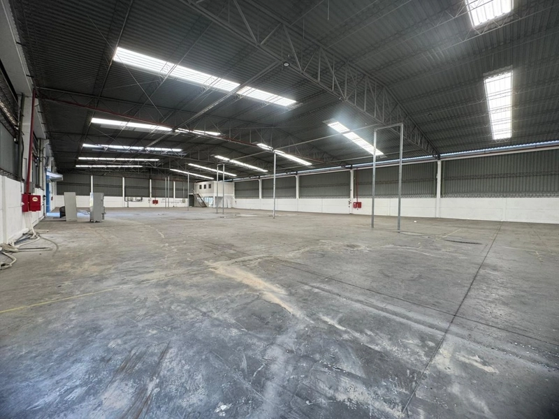 Galpão  2.700m²com docas,3 banheiros  para locação em GASPAR/SC: 8ª foto da galeria de imagens do imóvel