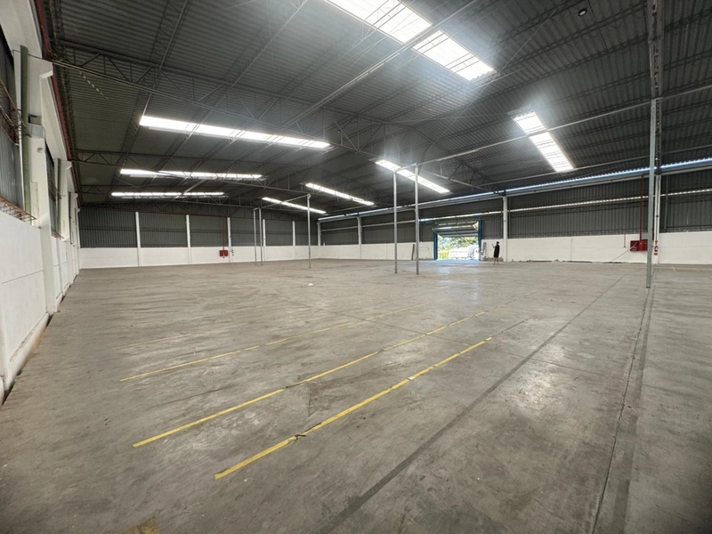 Galpão  2.700m²com docas,3 banheiros  para locação em GASPAR/SC: 10ª foto da galeria de imagens do imóvel